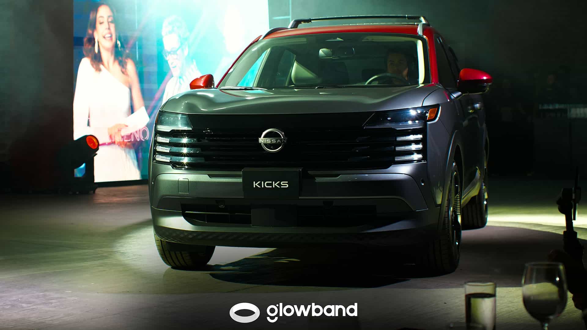 Las Pulseras LED para eventos de Glowband MX iluminaron la presentación de Nissan Kicks